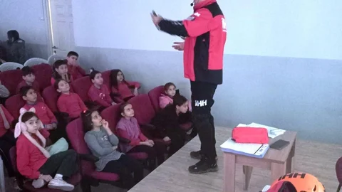 Simav’da Afet Farkındalık Eğitimi Verildi