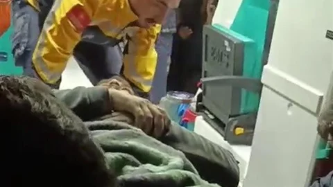 Adıyaman'da İşçi Makinede Sıkıştı