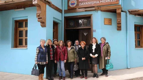 Gemlik'te Kadın Hakları Paneli Düzenlendi