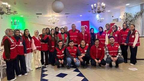 Kütahya Tavşanlı’da Kızılay İftar Programı Düzenlendi