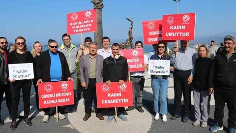 Fethiye'de Kadınlar Günü Yürüyüşü