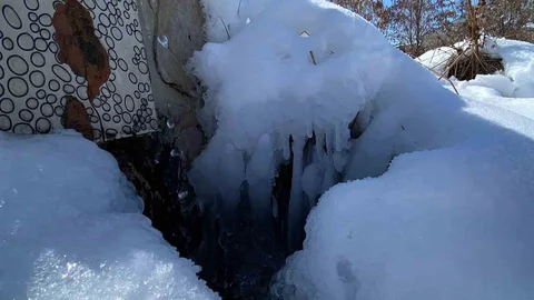 Ağrı'da Dondurucu Soğuklar Devam Ediyor