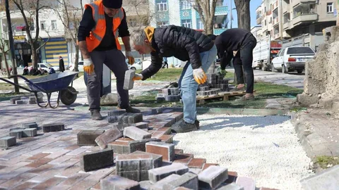 Eyyübiye'de Yol ve Park Yenileme Çalışmaları