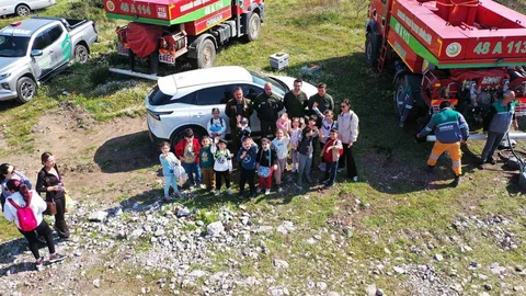 Marmaris’te Öğrenciler Fidan Dikti