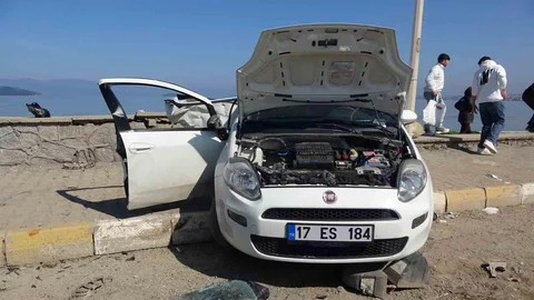 Ayvalık'ta Trafik Kazasında İki Ölü