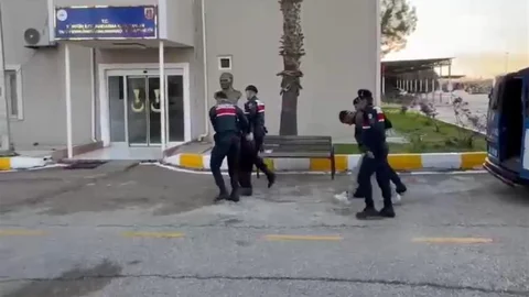 Adana'da Kur'an-ı Kerim'e Zarar Verildi