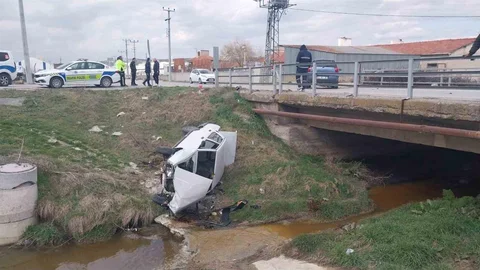 Kütahya'da Trafik Kazası: 3 Yaralı