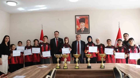 Bilecik’te ‘Floor Curling’ başarı belgeleri sahiplerini buldu