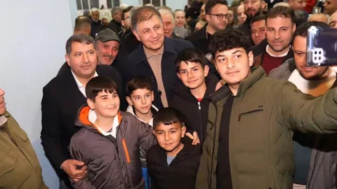 Başkan Tugay, sahur sofrasına konuk oldu