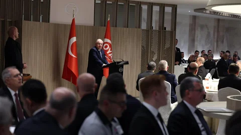 Millî Savunma Bakanı Güler, iftarda OYAK üst yönetimiyle bir araya geldi