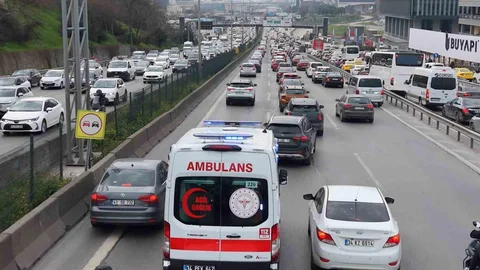İstanbul'da Kadın Sürücüler Hayat Kurtarıyor
