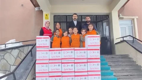 Patnos’ta "Bir sınıf bir koli projesi" etkinliği