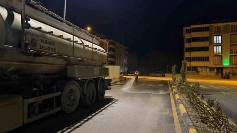 Karabük'te Temizlik Çalışmaları Devam Ediyor