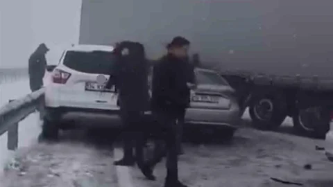 Siverek-Diyarbakır Karayolunda Zincirleme Kaza