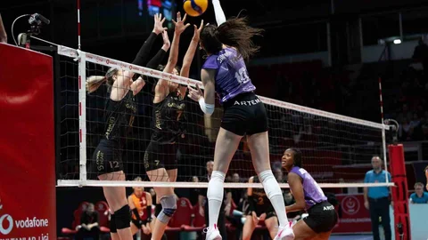 Eczacıbaşı Dynavit Galatasaray'ı Yendi