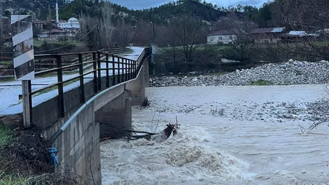 Denizli'de Sarıkavak Köprüsü Yeniden Yapılacak