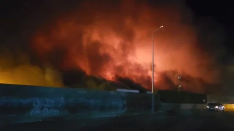 Kadirli'de Tavuk Fabrikasında Yangın Çıktı