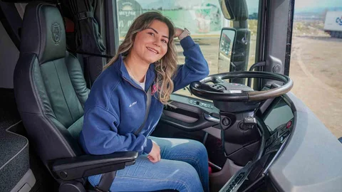 Kadın Tır Şoförü Olmayı Tercih Etti