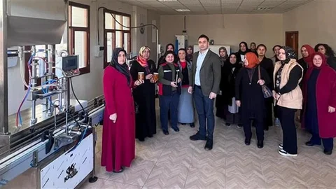 Kadınlar Adana'da Üretime Geçti