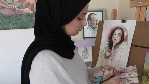 Savaşın İzlerini Tuvale Taşıyan Sanatçı