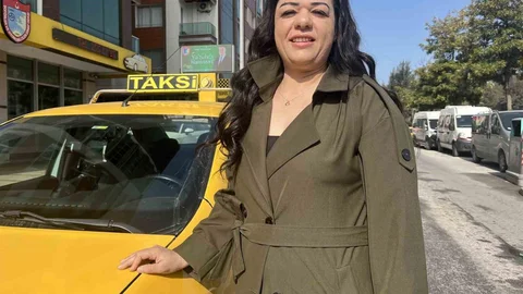 İzmir'de Kadın Taksicilerin Artışı