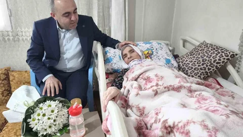 113 Yaşındaki Cemile Ninenin Kadınlar Günü Kutlandı
