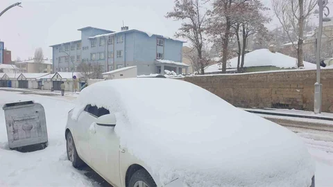 Başkale'de Kar Yağışı Etkili Oldu