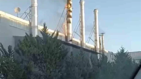Bursa'da Fabrika Bacasında Yangın Çıktı