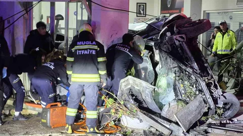 Kontrolden Çıkan Araç İş Yerine Girdi