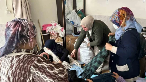 Diyarbakır'da Kadınlara Kıyafet Desteği