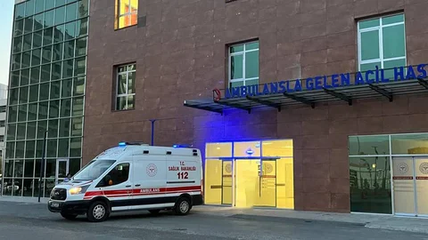 Tır Otomobile Çarptı: 1 Ölü, 1 Yaralı