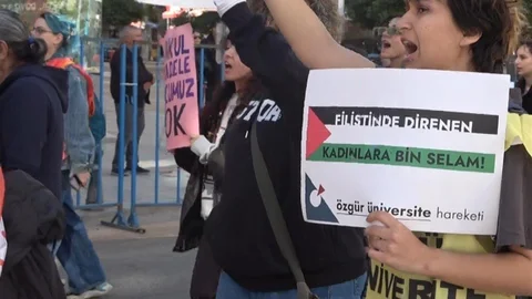 Antalya'da Kadınlar Günü Yürüyüşü