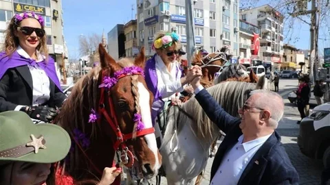 Edremit’te Kadınlar Günü Kutlaması