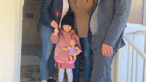 Meşeli Mahallesi'nde Kadınlara Jest