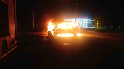 Hatay'da Araç Yangını Meydana Geldi