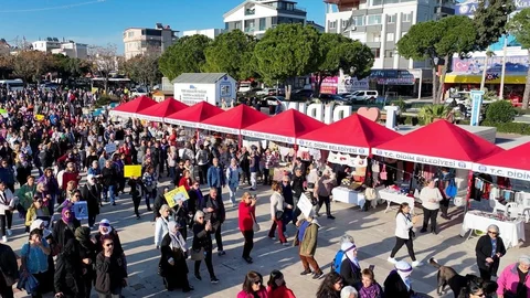 Didim'de Emekçi Kadınlar Pazarı Açıldı