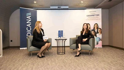 Demet Şener Kadınlar Günü Etkinliğinde Bir Konuşma Yaptı