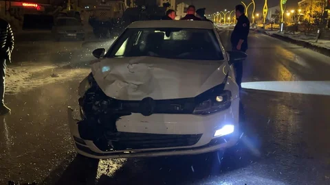 Yüksekova'da Zincirleme Kaza Oldu