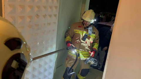 Hatay'da Camide Yılan Yakalandı