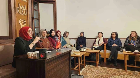 EBB Konağı'nda Kadınlar İçin Şiir Gecesi