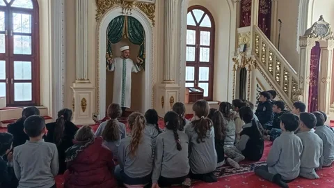 Söke'de Öğrenciler Camileri Geziyor