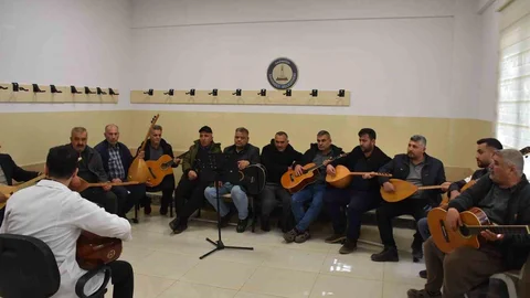 Gaziantep'te Çiftçiler Müzik Eğitimi Alıyor