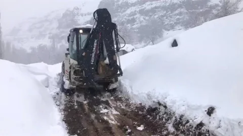 Şırnak'ta Kar Yolları Kapatıyor