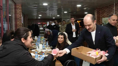 Oltu'da Anlamlı İftar Programı