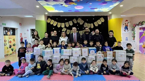 Afyonkarahisar'da Anaokulu Öğrencileri Ramazan Kolisi Hazırladı