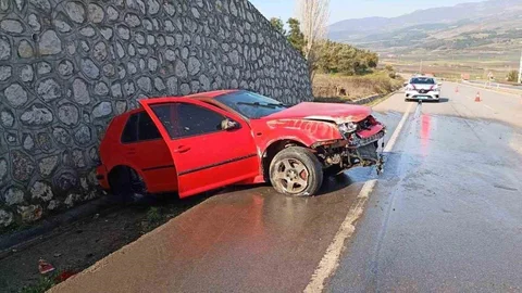 Bilecik'te Trafik Kazası Sonucu İki Yaralı