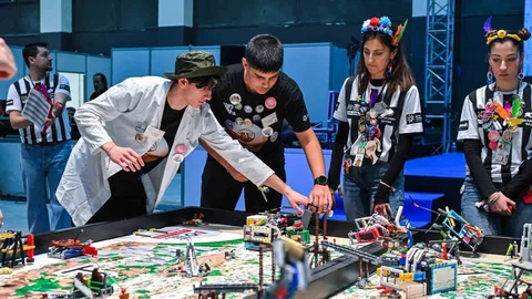 Türkiye'nin Bilim Kahramanları Fuar İzmir'de Yarıştı