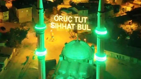 Emet'te Ramazan Mahyası Hazırlandı