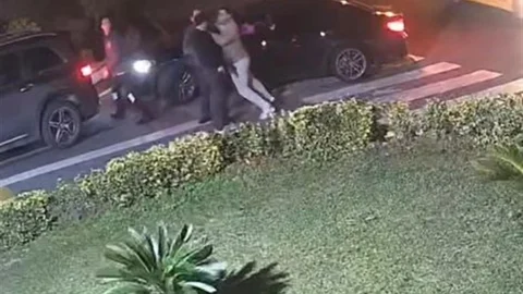 Beylikdüzü'nde Silahlı Tartışma Anları Kamerada