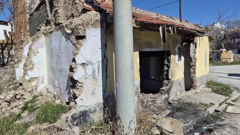 Metruk Evler Eskişehir'de Sorun Oluşturuyor